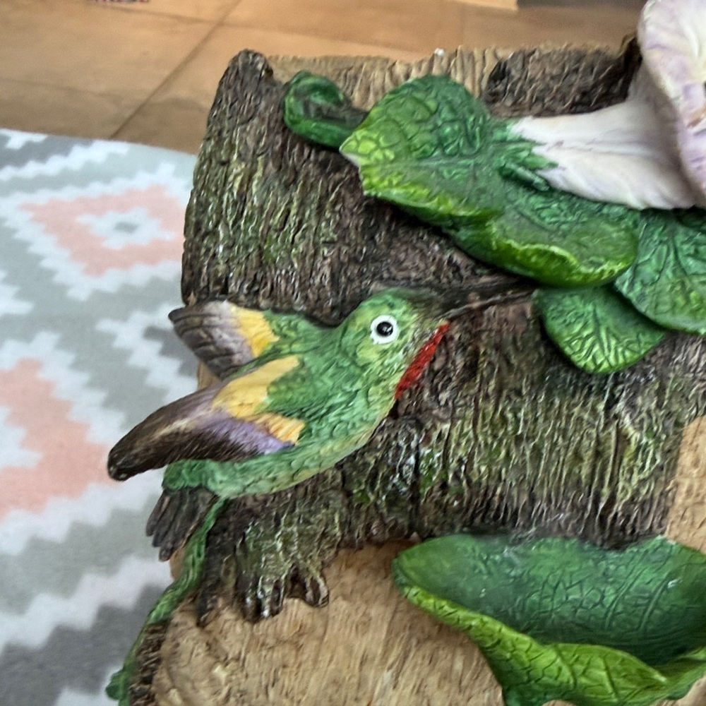 Hummingbird and Flower Resin planter or decorative trinket holder - Picture 3 of 13